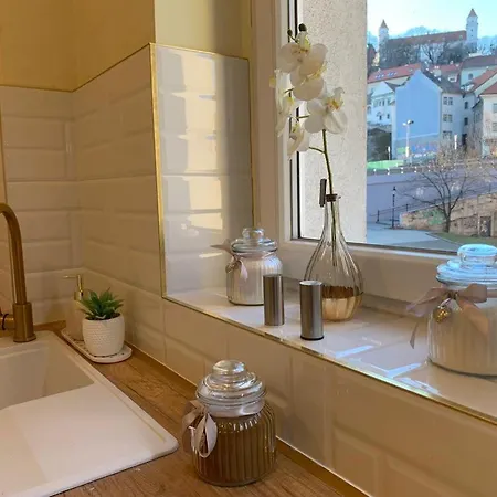 Apartment New Oldtown Near St Martin Cathedral, Ac, Balcony