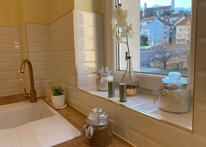 Apartment New Oldtown Near St Martin Cathedral, Ac, Balcony