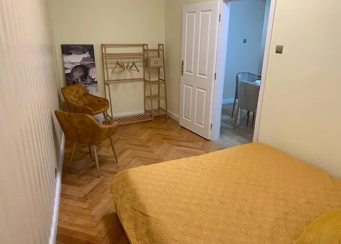 Apartment New Oldtown Near St Martin Cathedral, Ac, Balcony *